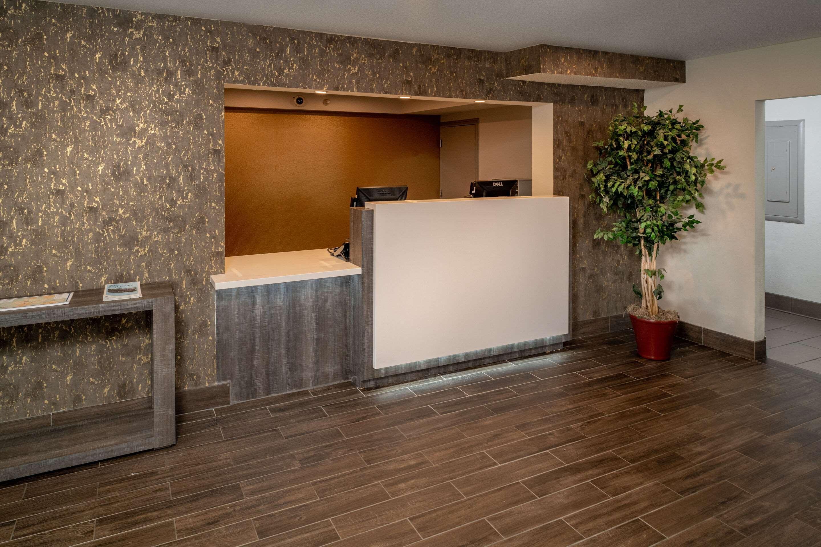 Hotel Clarion Pointe Beckley Extérieur photo