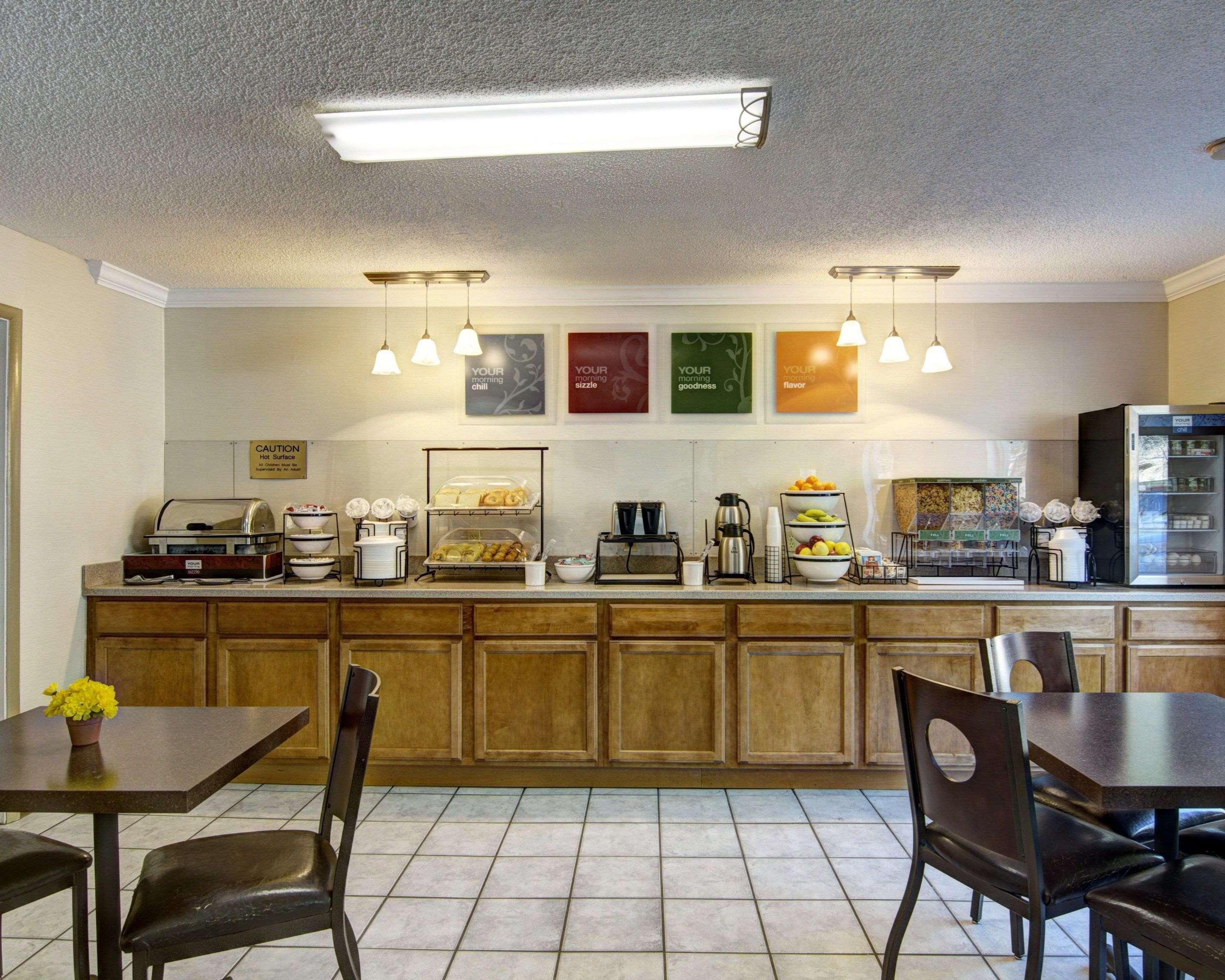 Hotel Clarion Pointe Beckley Extérieur photo