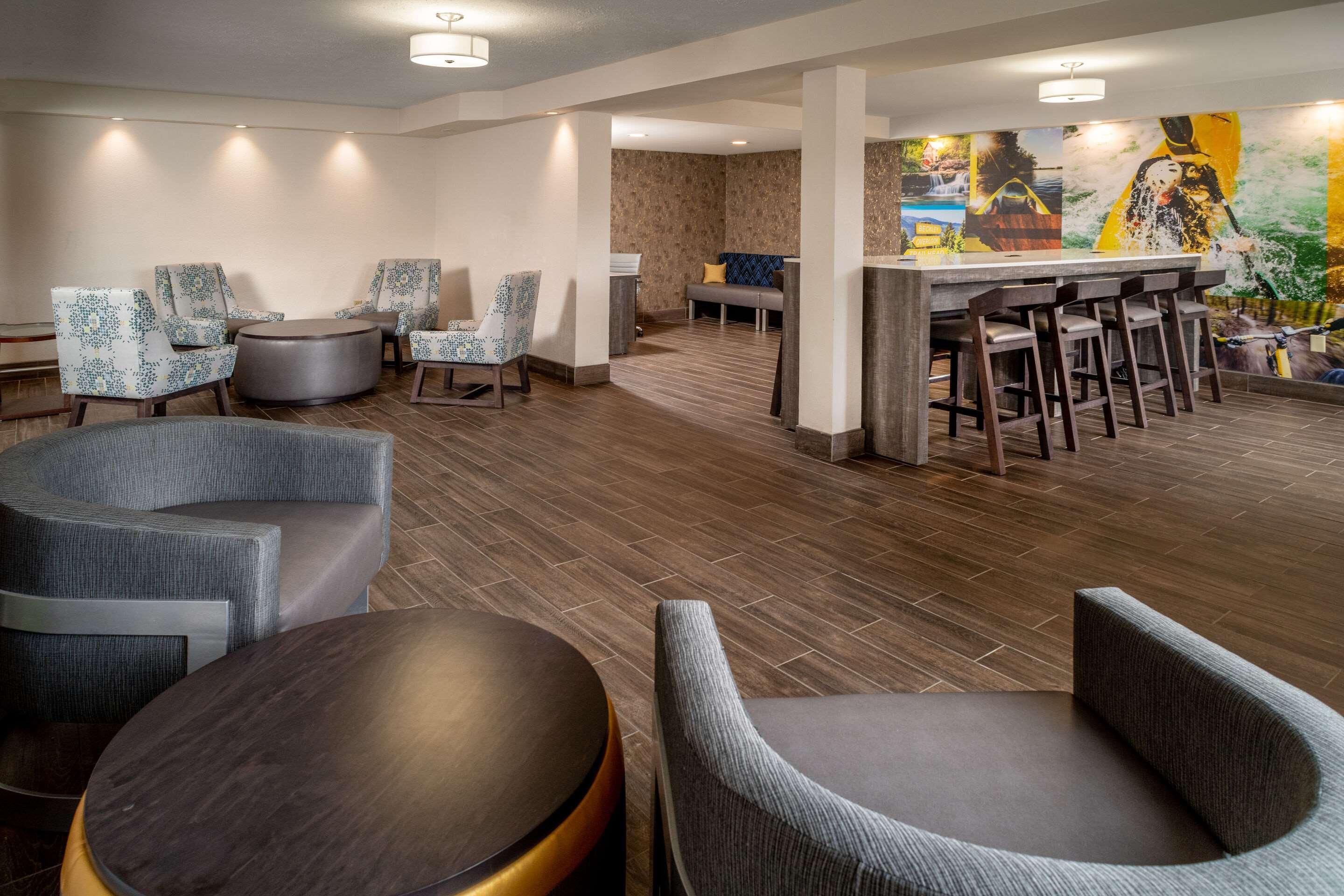 Hotel Clarion Pointe Beckley Extérieur photo