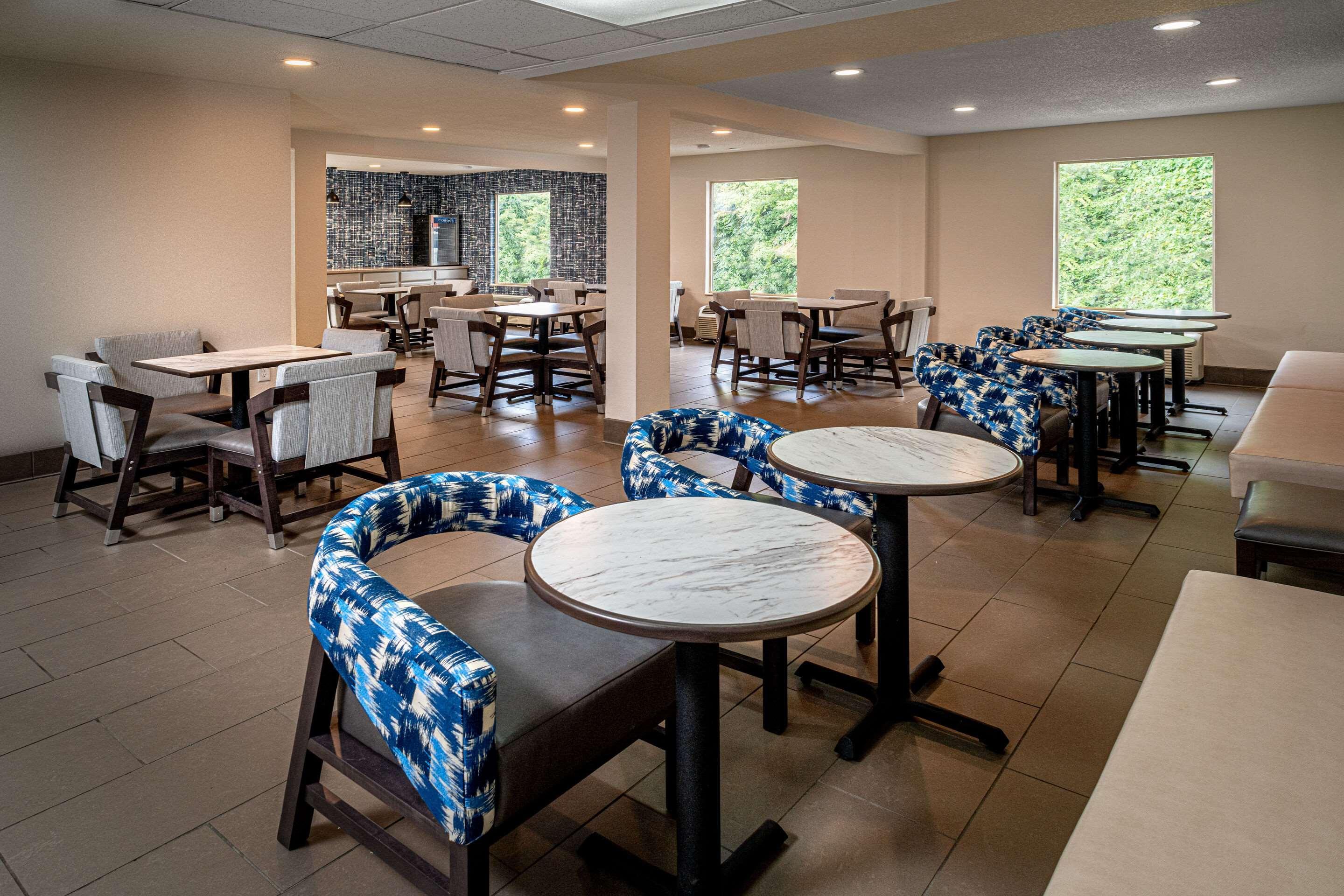 Hotel Clarion Pointe Beckley Extérieur photo
