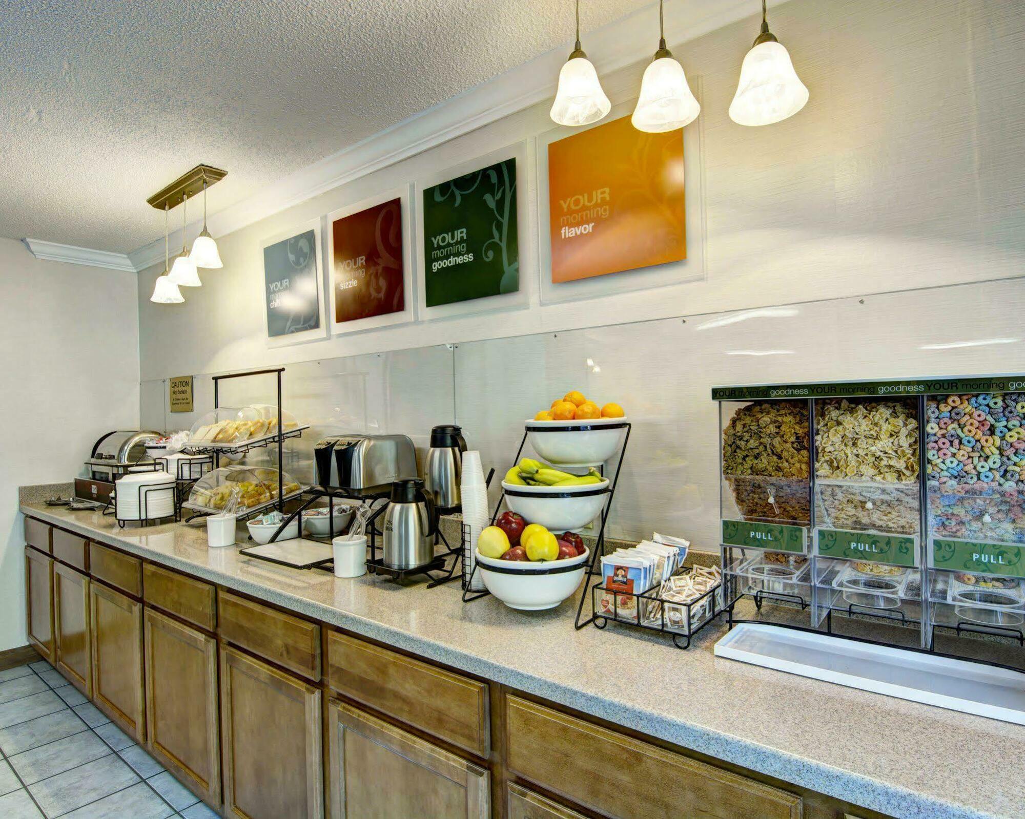 Hotel Clarion Pointe Beckley Extérieur photo